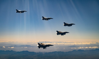 ��ý����һ���ڿ�������Ա���������F-16ս����ѵ